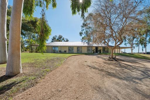 138 Castle Crossing Road, Nangiloc VIC 3494