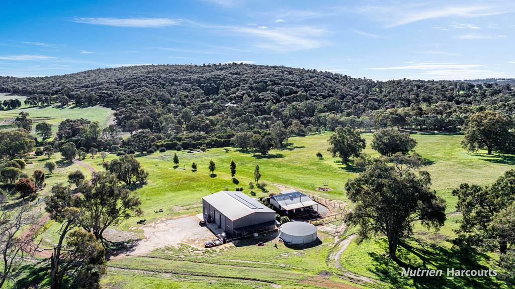 305 Days Road, Crossman WA 6390