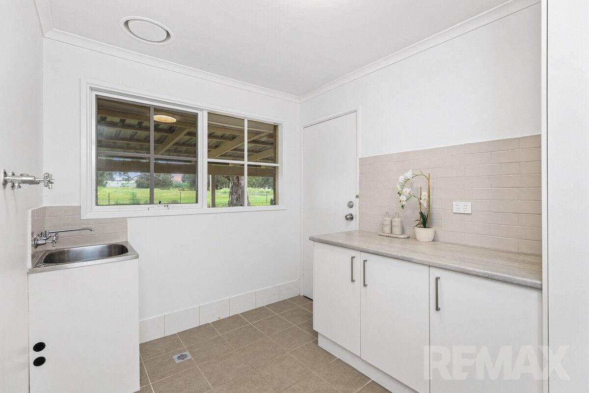 8 Sycamore Road, Lake Albert For Sale by Farmbuy.com - image 15