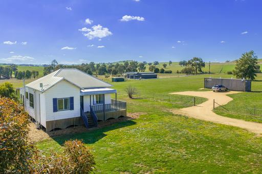 Farm For Sale - NSW - Cowra - 2794 - Lovely home set on 5acres, just 5mins from town! 
