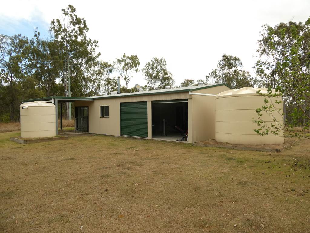 672 Lower Lakeside Road, Lakeside QLD 4621