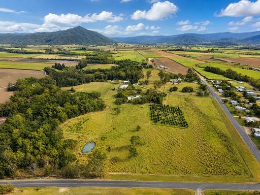 10 Mia Mia Street, Pinnacle QLD 4741