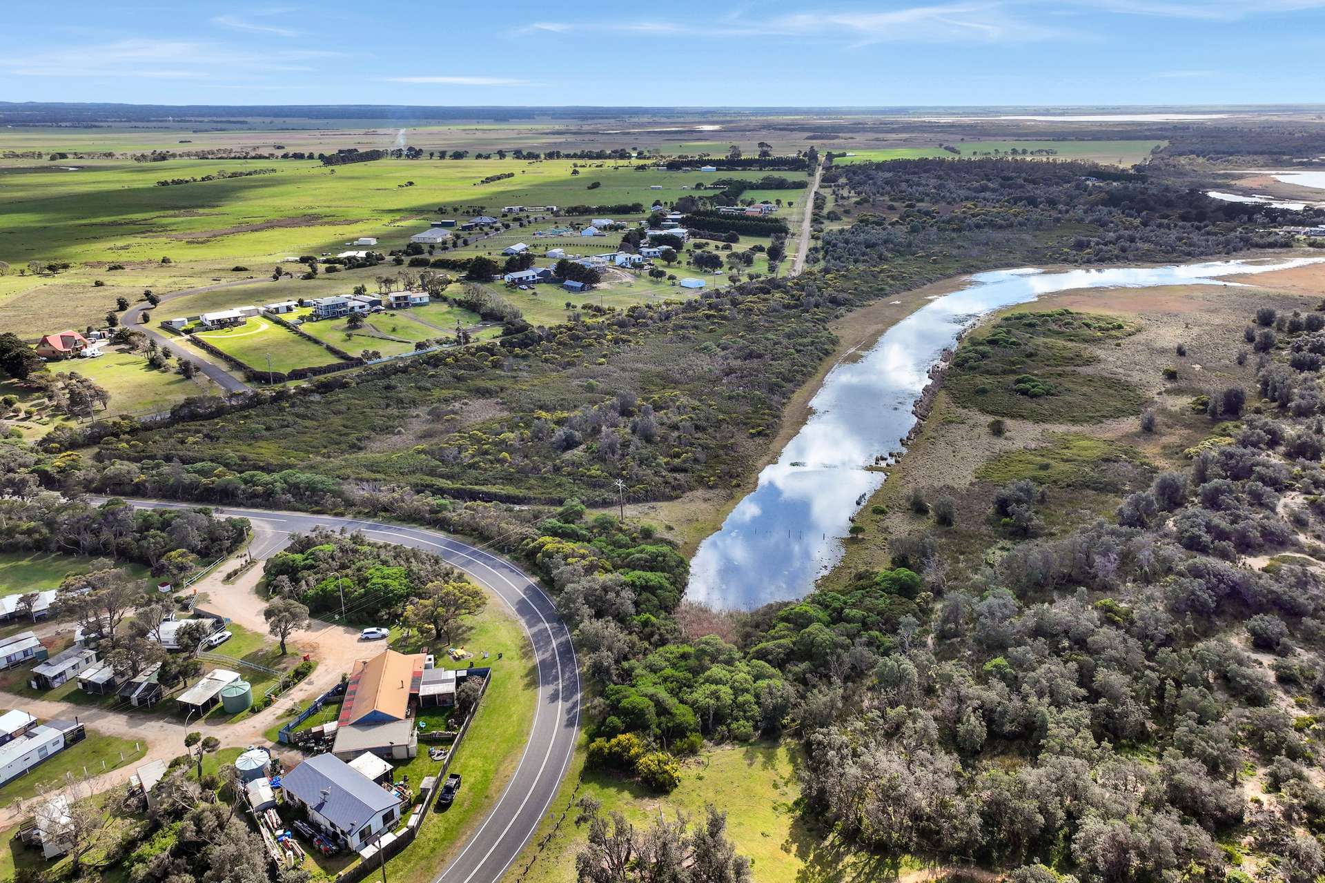 13 Panorama Drive, Woodside Beach For Sale by Farmbuy.com - image 7