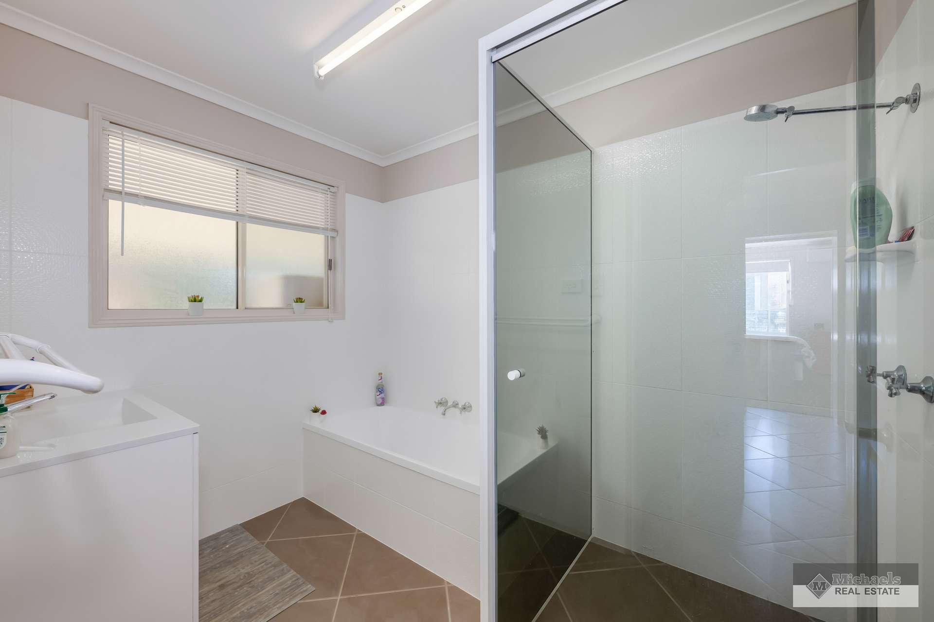 201 Hawe Road, Electra For Sale by Farmbuy.com - image 15