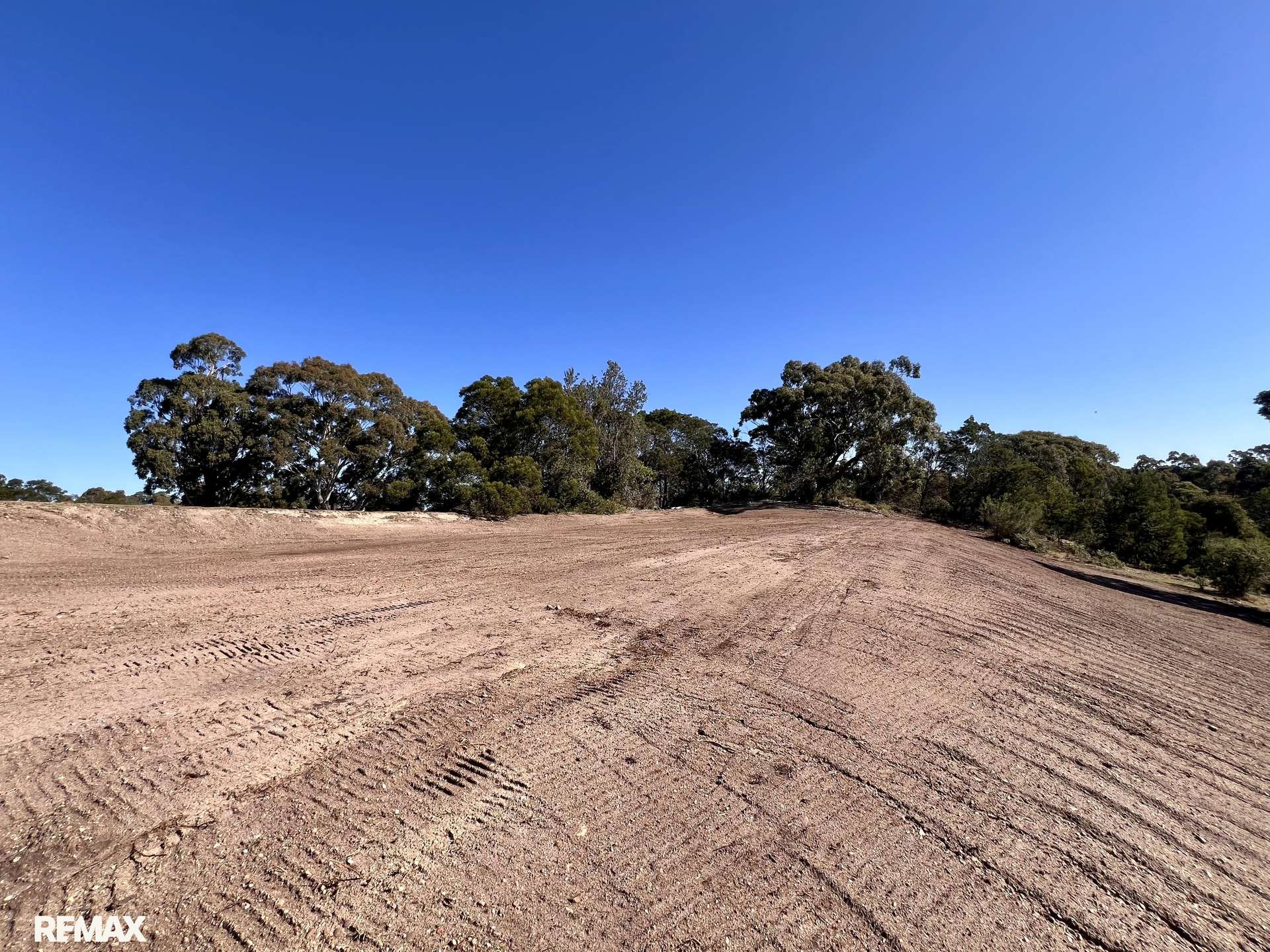 24 Matthew Avenue, Metung For Sale by Farmbuy.com - image 8