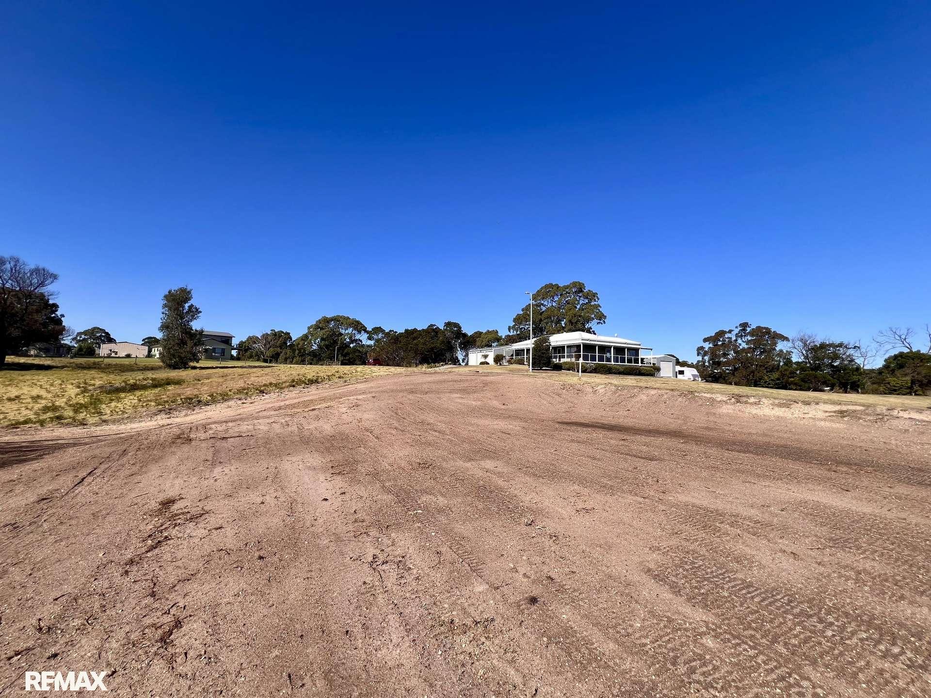 24 Matthew Avenue, Metung For Sale by Farmbuy.com - image 6