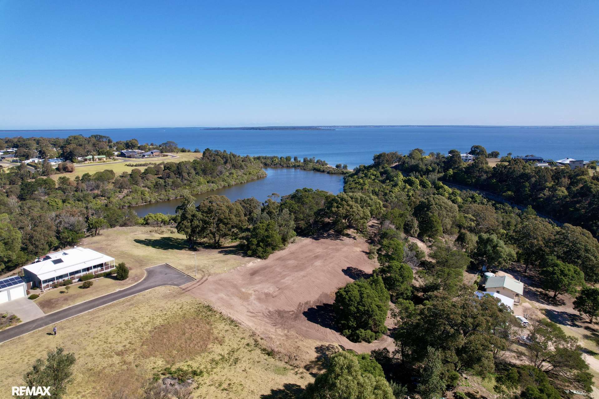 24 Matthew Avenue, Metung For Sale by Farmbuy.com - image 2
