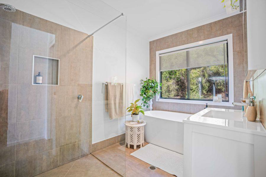 118 Silky Oak Drive, Nahrunda For Sale by Farmbuy.com - image 13