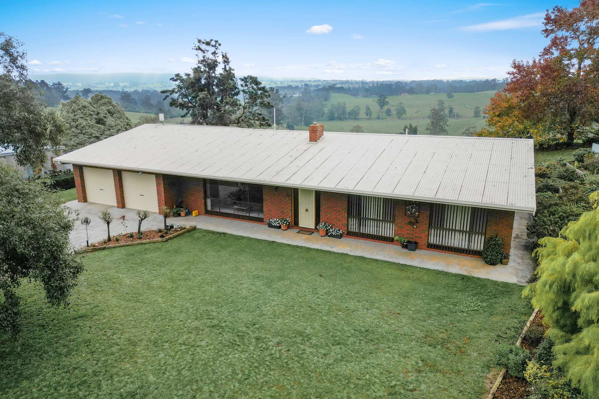 615 Old Sale Road, Drouin West For Sale by Farmbuy.com - image 1