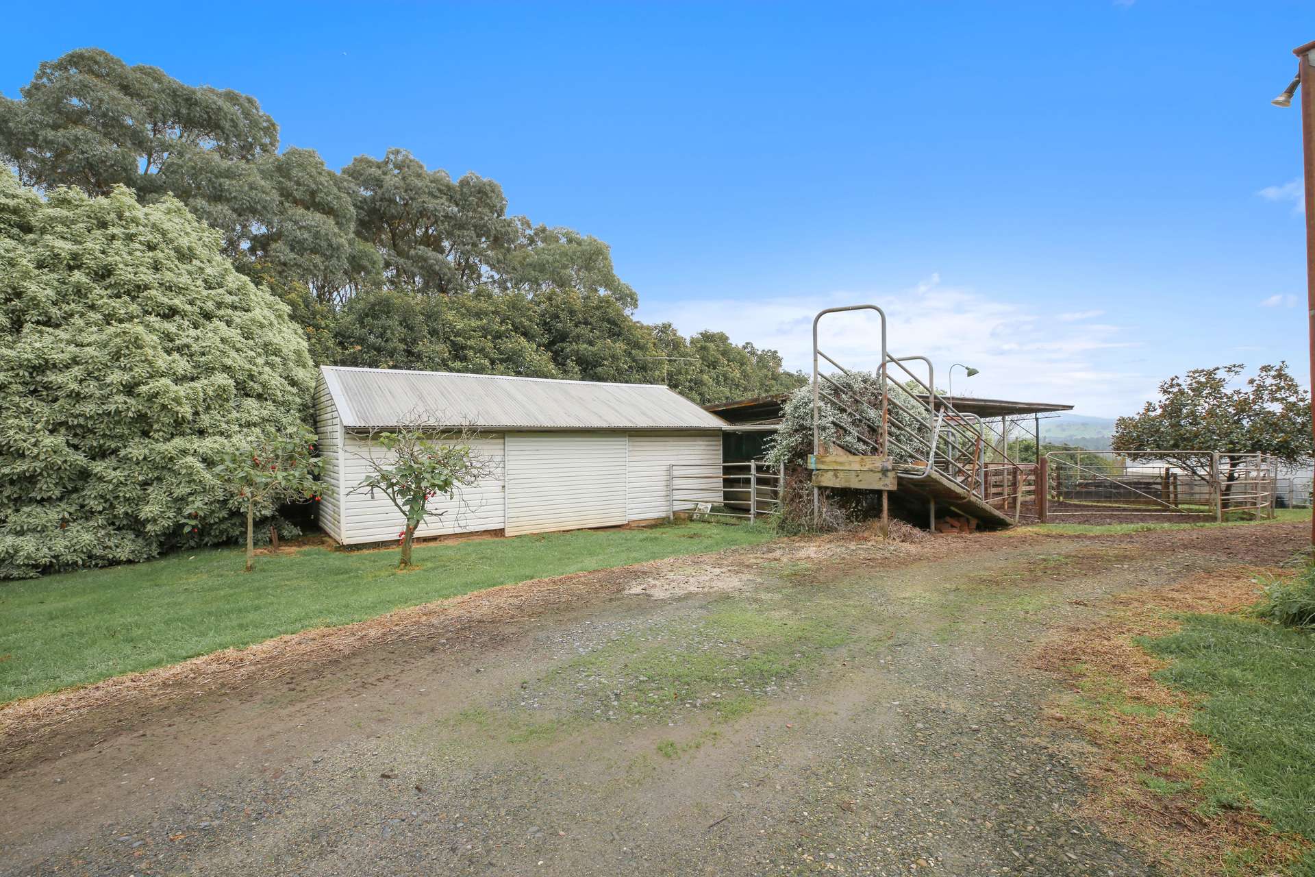 615 Old Sale Road, Drouin West For Sale by Farmbuy.com - image 16