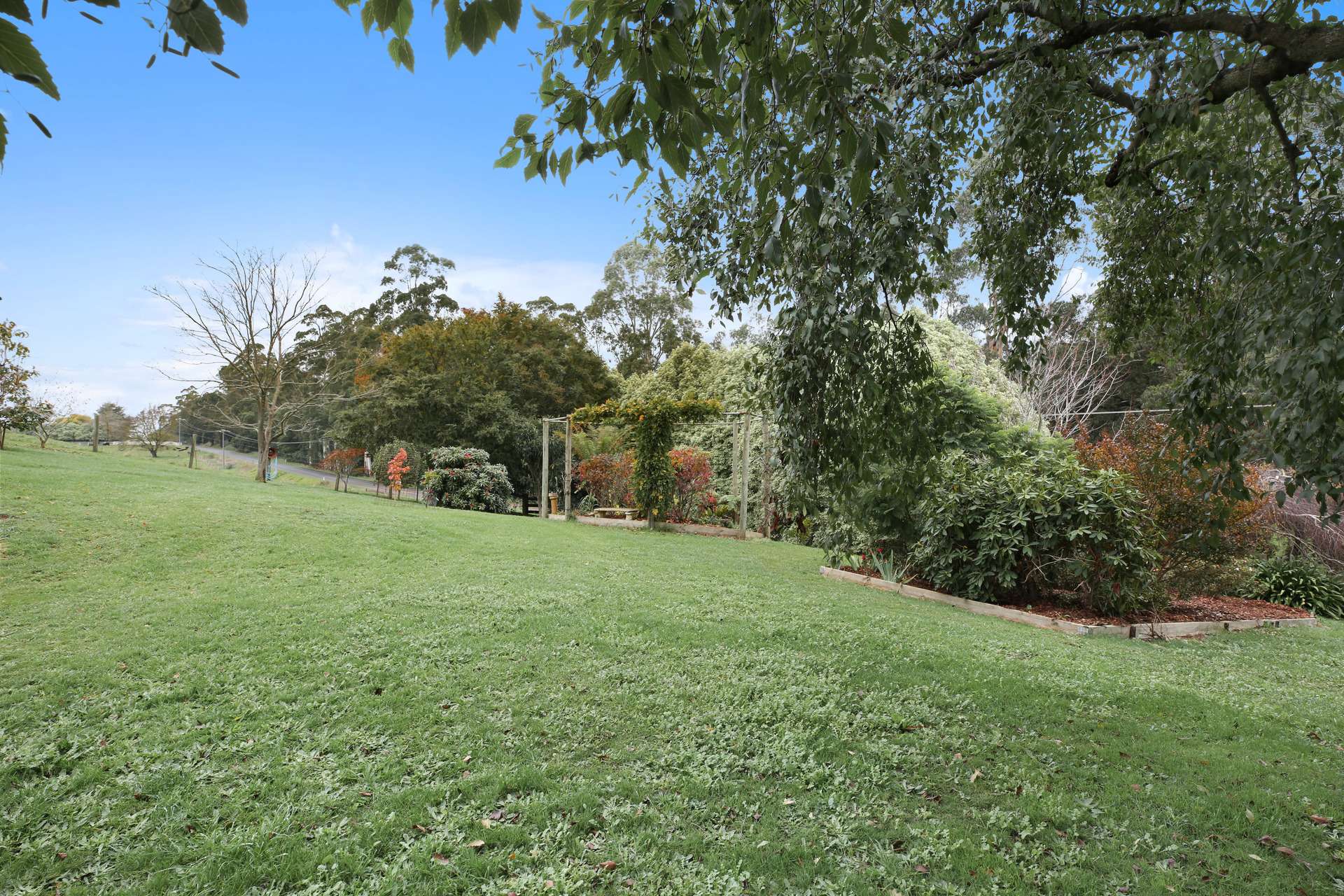 615 Old Sale Road, Drouin West For Sale by Farmbuy.com - image 26