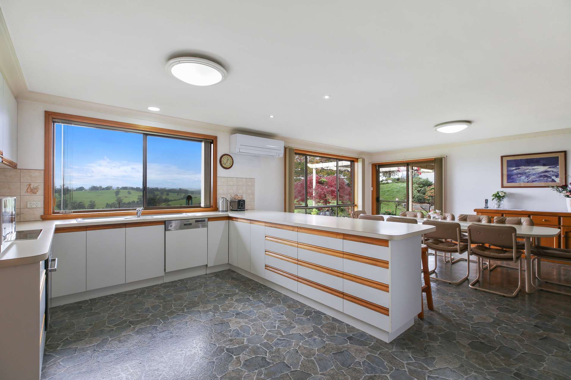 615 Old Sale Road, Drouin West For Sale by Farmbuy.com - image 6