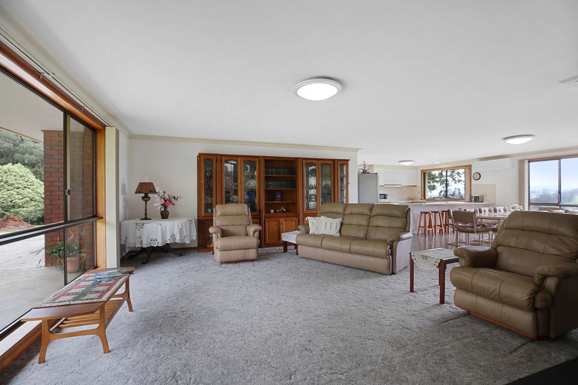 615 Old Sale Road, Drouin West For Sale by Farmbuy.com - image 4