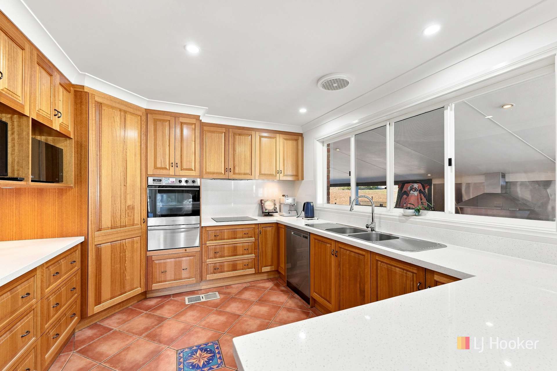 66 Doncaster Drive, Inverell For Sale by Farmbuy.com - image 4