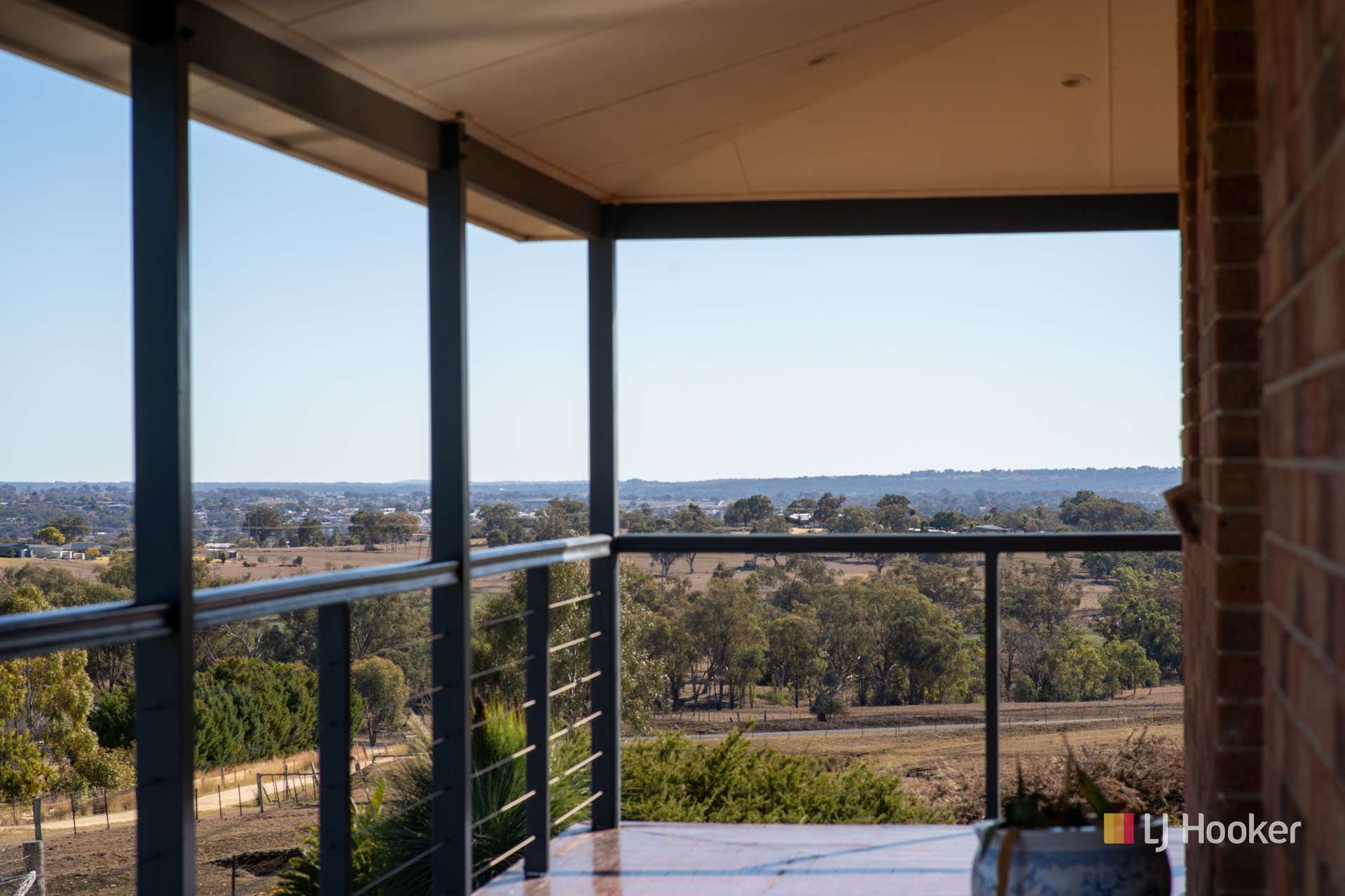 66 Doncaster Drive, Inverell For Sale by Farmbuy.com - image 3