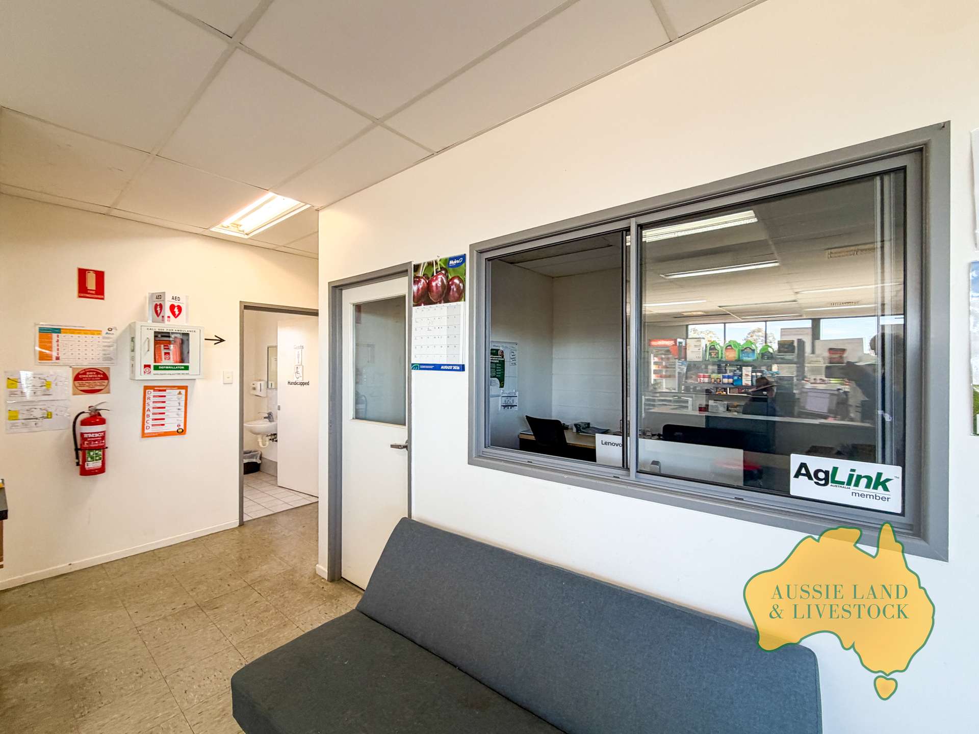12 STRATHDEE STREET, Mundubbera For Sale by Farmbuy.com - image 2