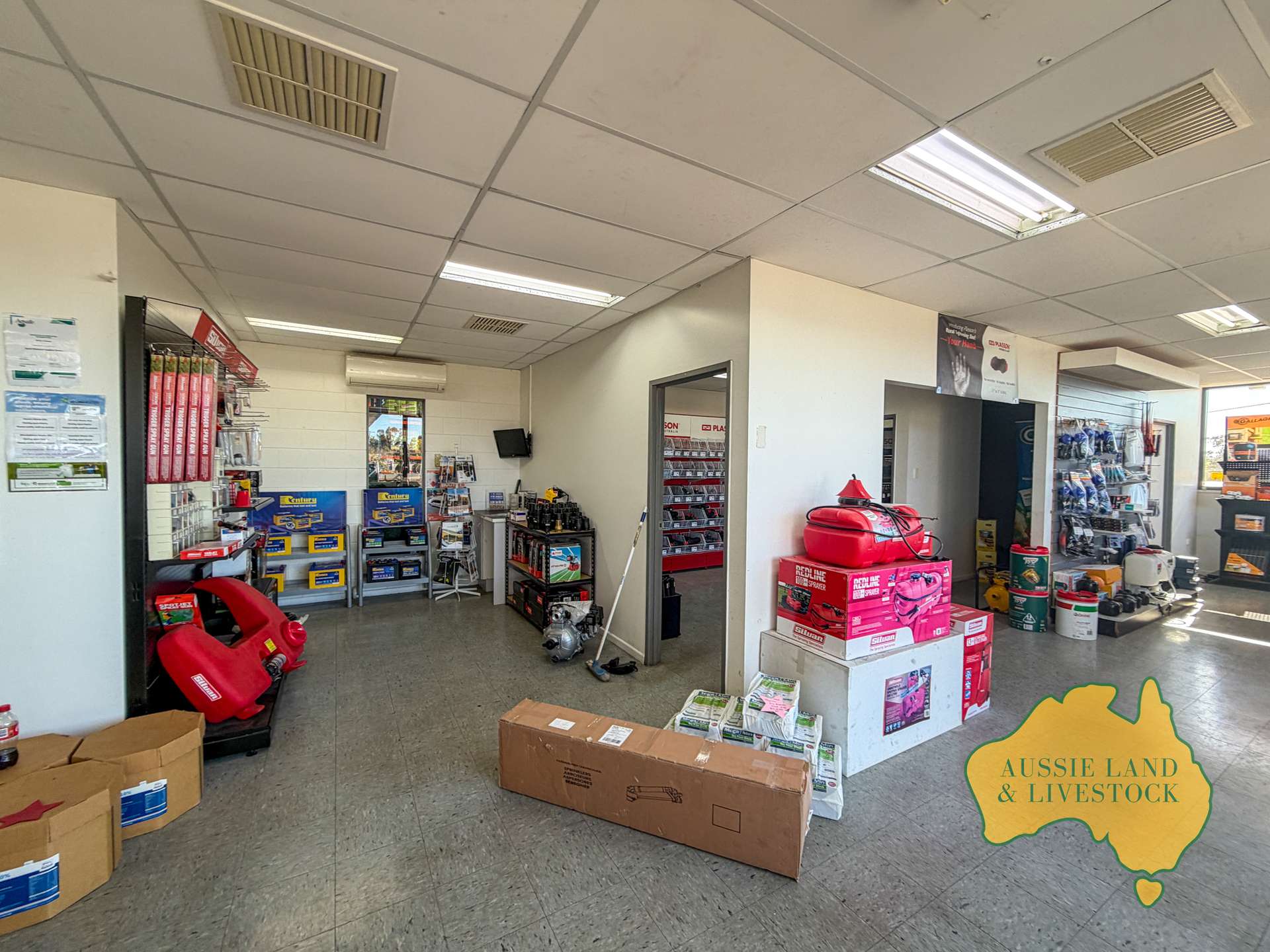 12 STRATHDEE STREET, Mundubbera For Sale by Farmbuy.com - image 8