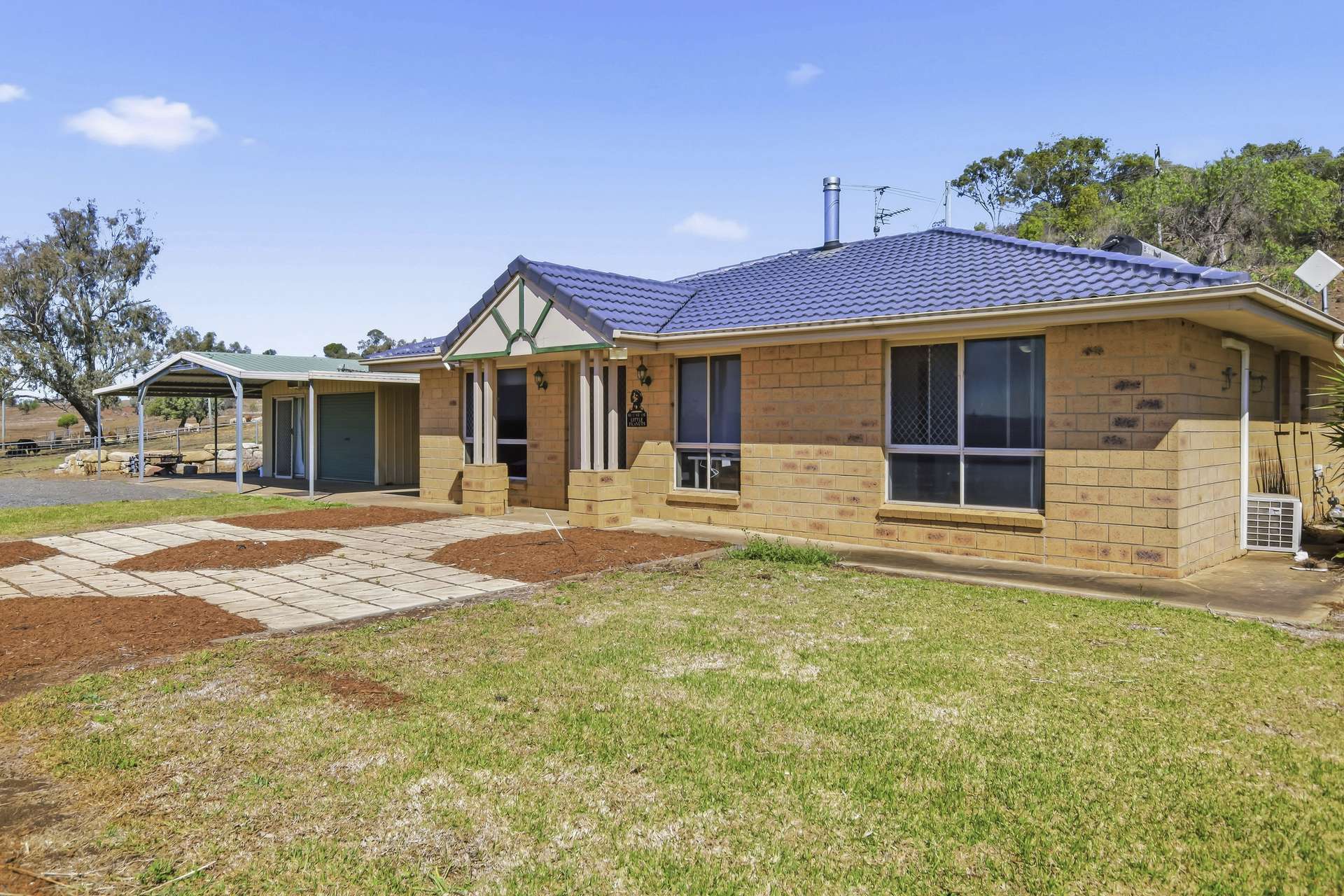 "Mountain Glen" Oakey Pittsworth Road, Oakey For Sale by Farmbuy.com - image 4