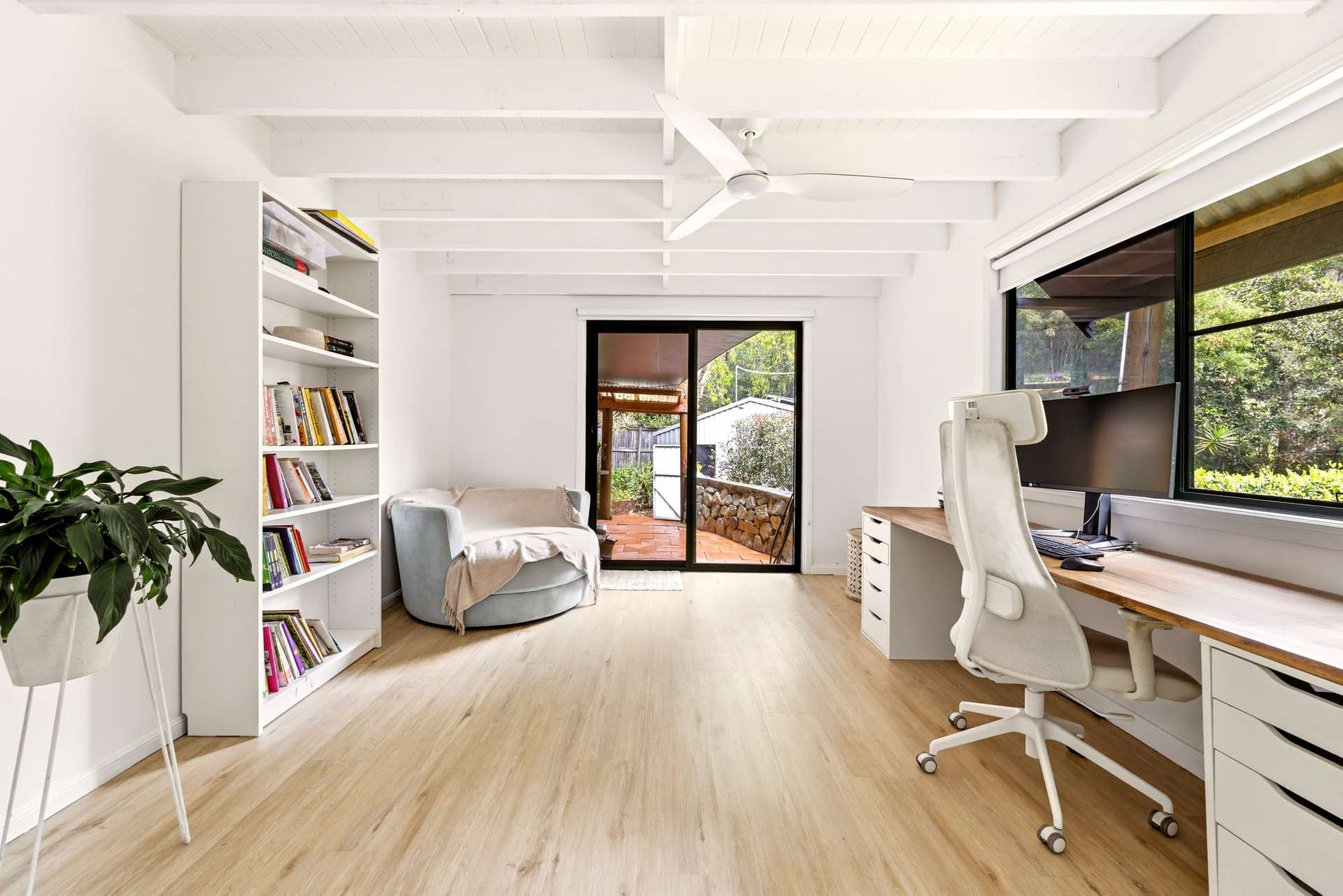 125 Ratcliffe Road, Diamond Valley For Sale by Farmbuy.com - image 10