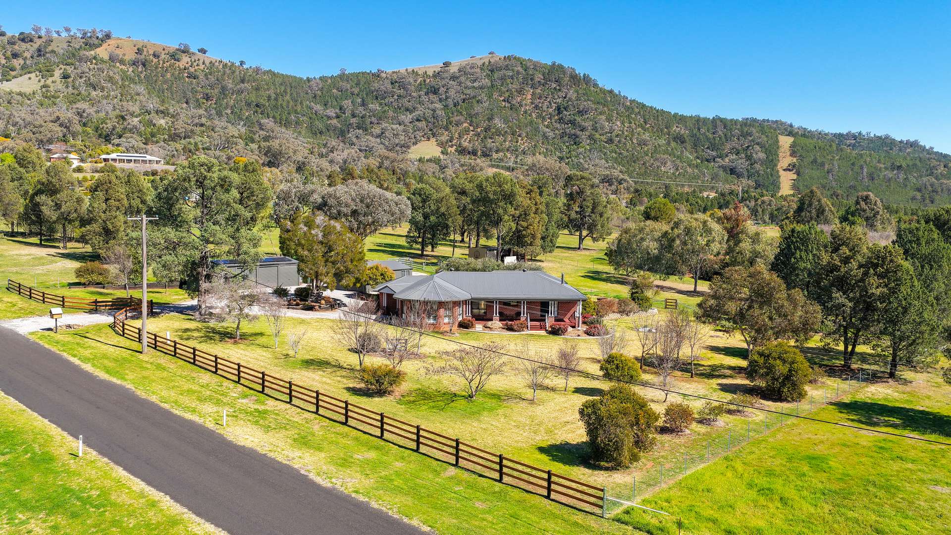 253 Catherine Way, Tamworth Auction by Farmbuy.com - image 1