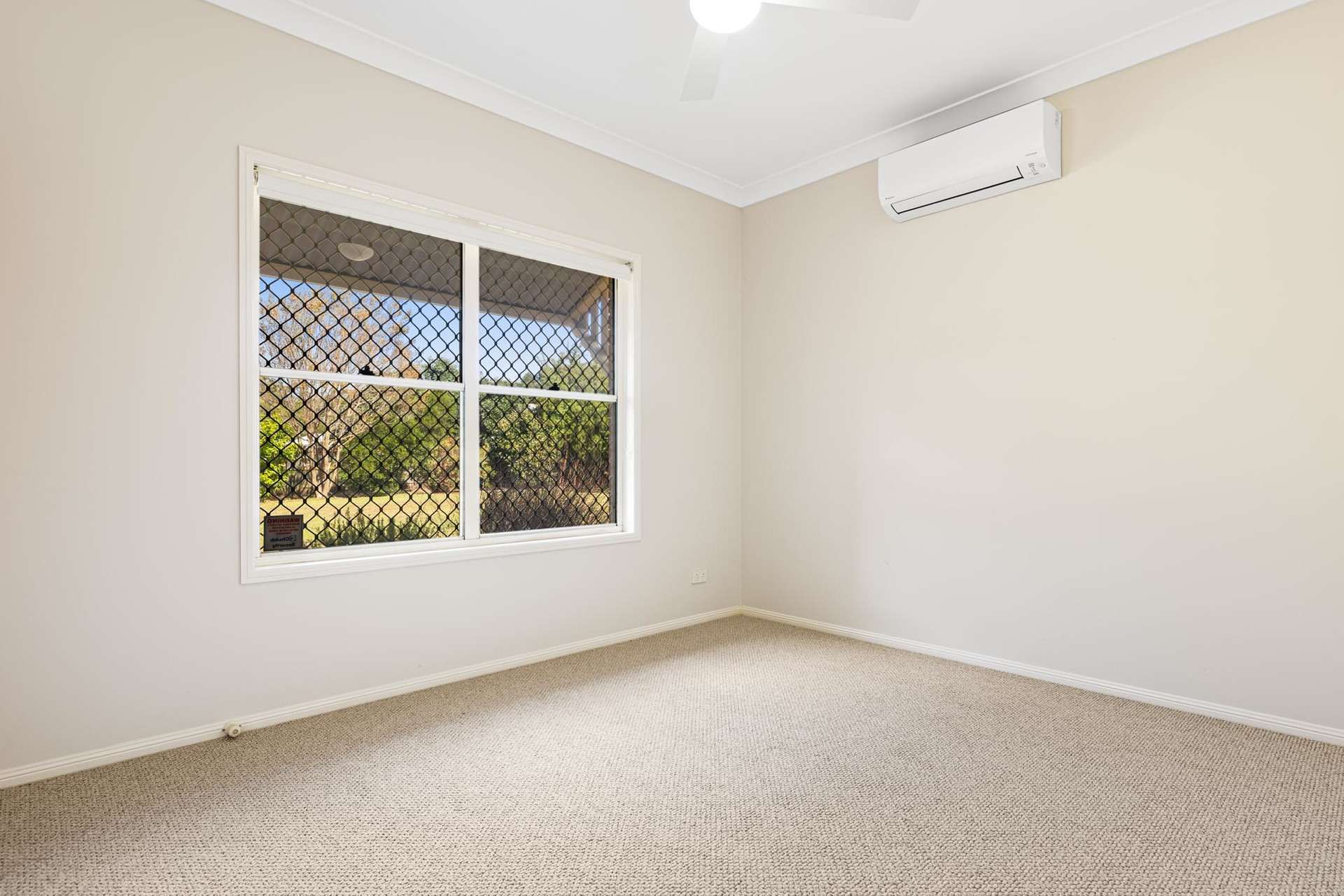 10 Stanley Parade, Highfields For Sale by Farmbuy.com - image 12