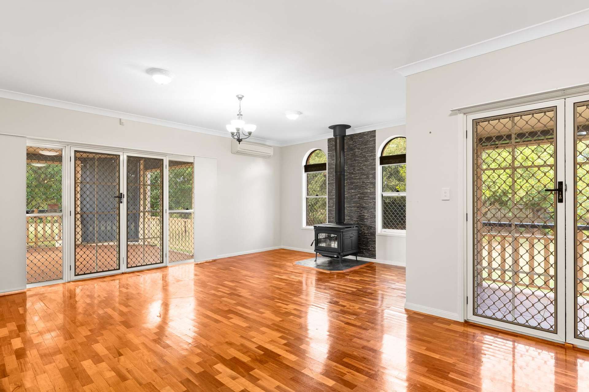 10 Stanley Parade, Highfields For Sale by Farmbuy.com - image 4