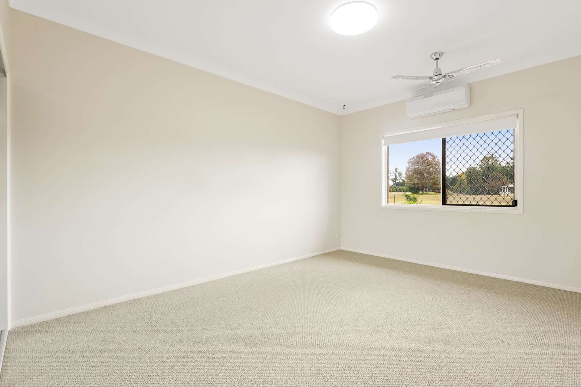 10 Stanley Parade, Highfields For Sale by Farmbuy.com - image 11