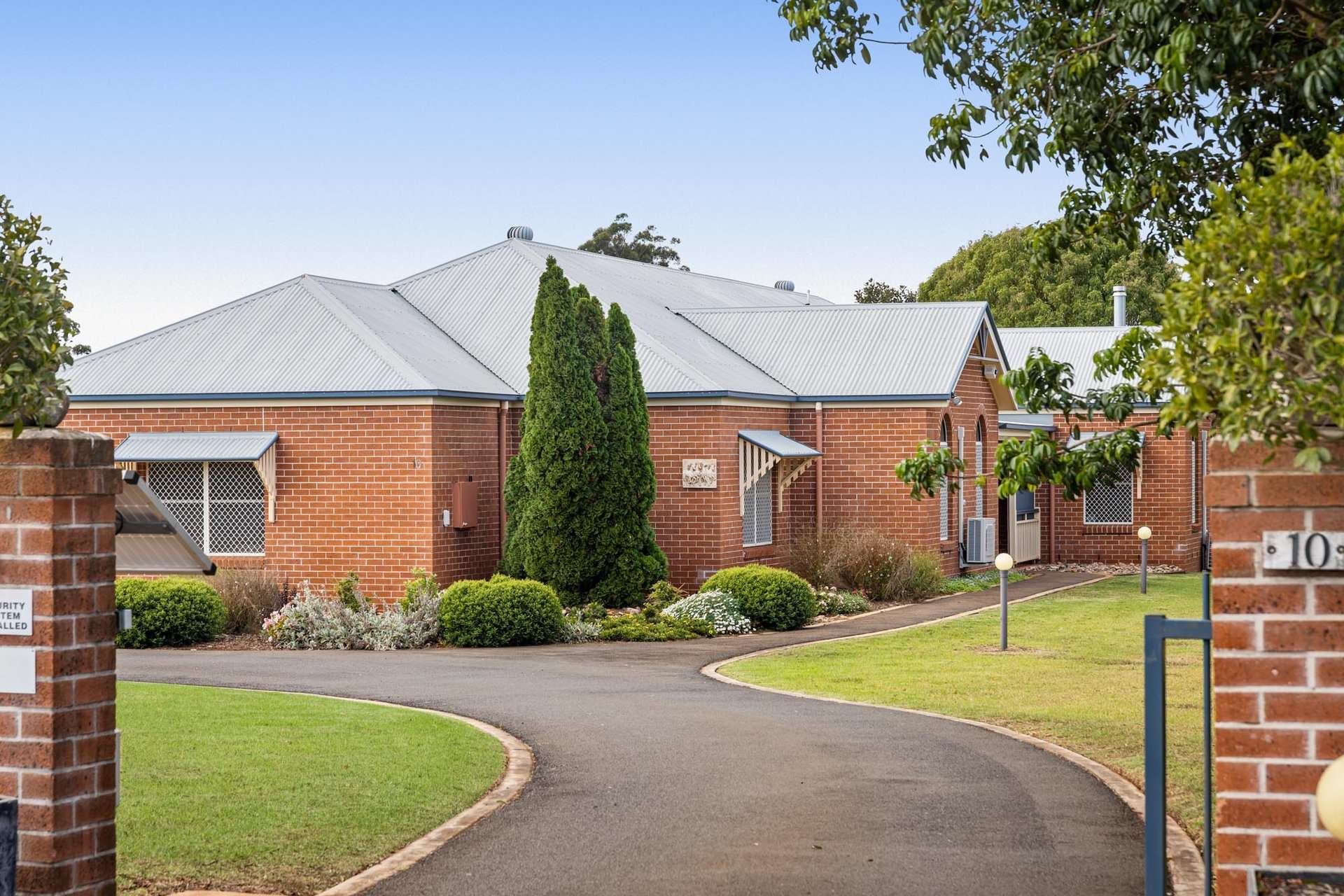 10 Stanley Parade, Highfields For Sale by Farmbuy.com - image 1