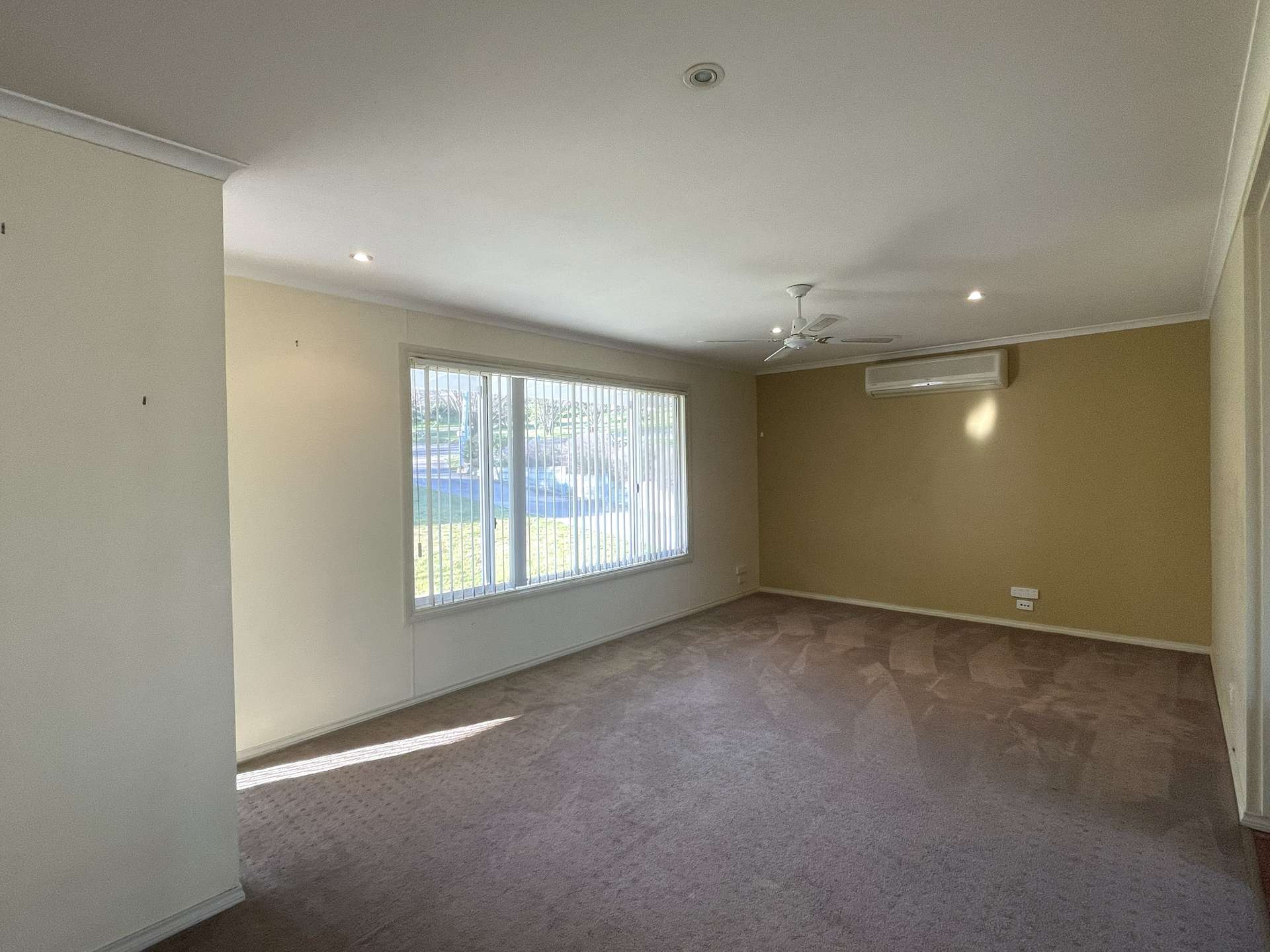 12 Nicholls Avenue, Gundagai For Sale by Farmbuy.com - image 4