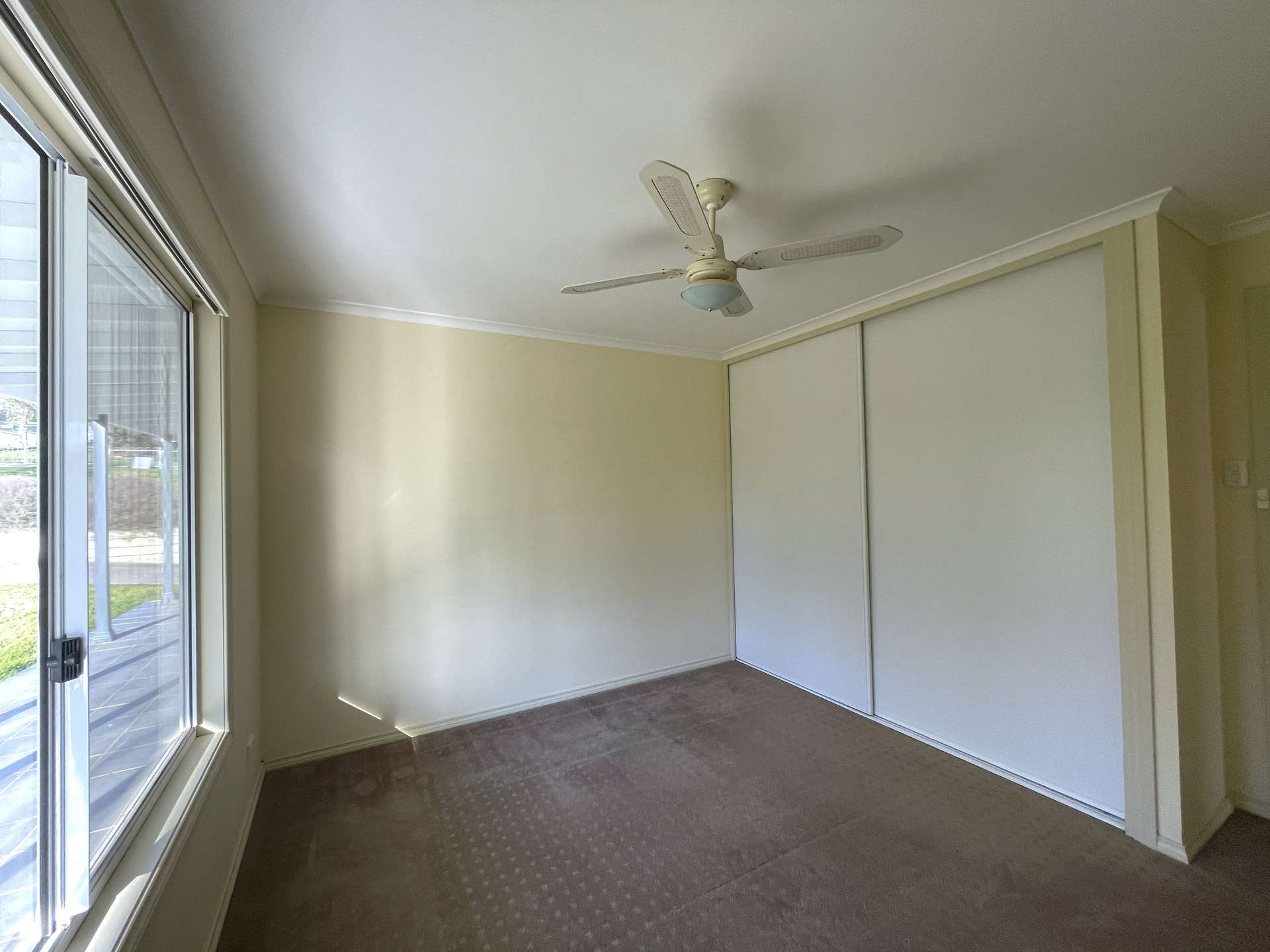 12 Nicholls Avenue, Gundagai For Sale by Farmbuy.com - image 6