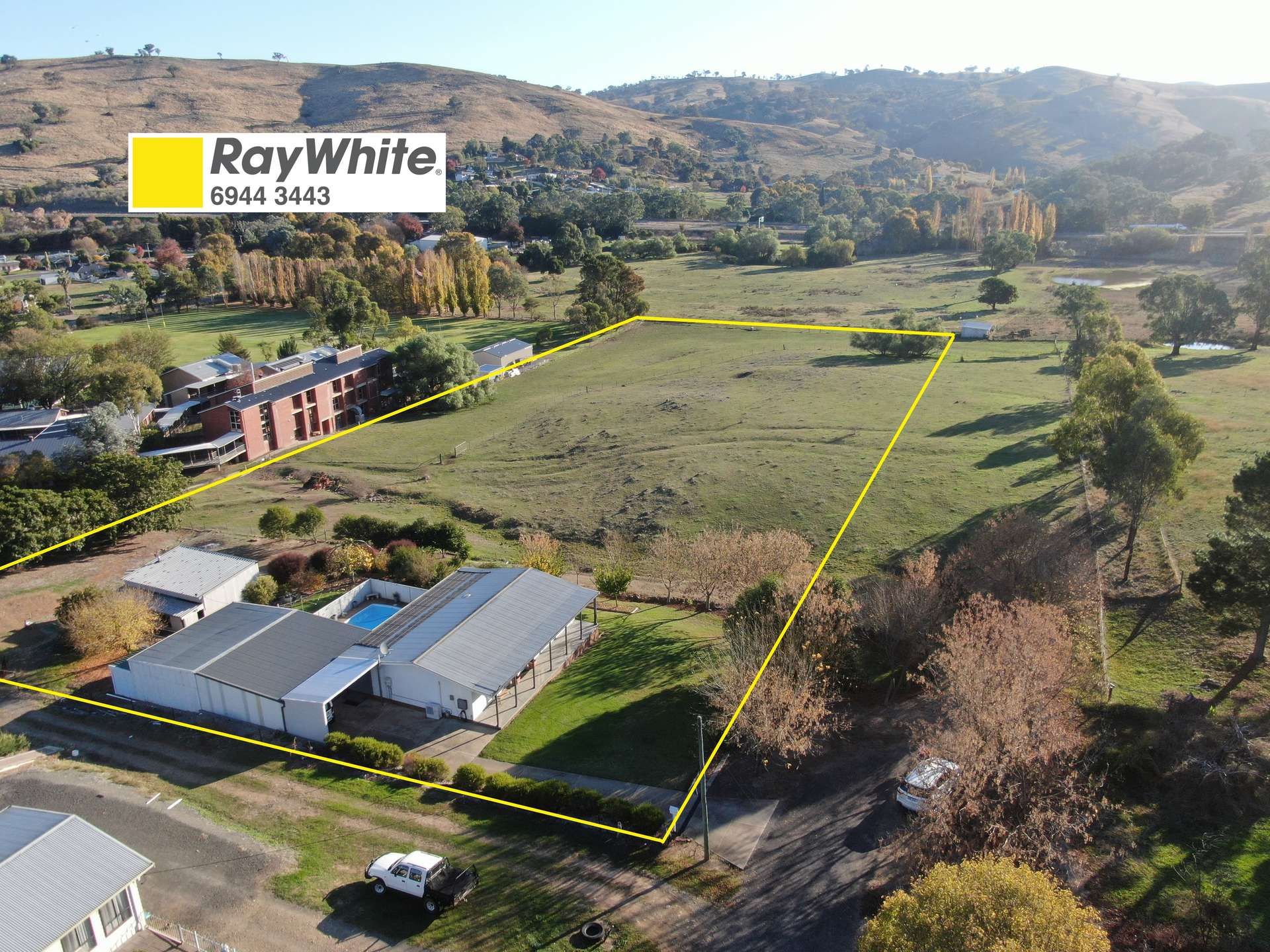 12 Nicholls Avenue, Gundagai For Sale by Farmbuy.com - image 17