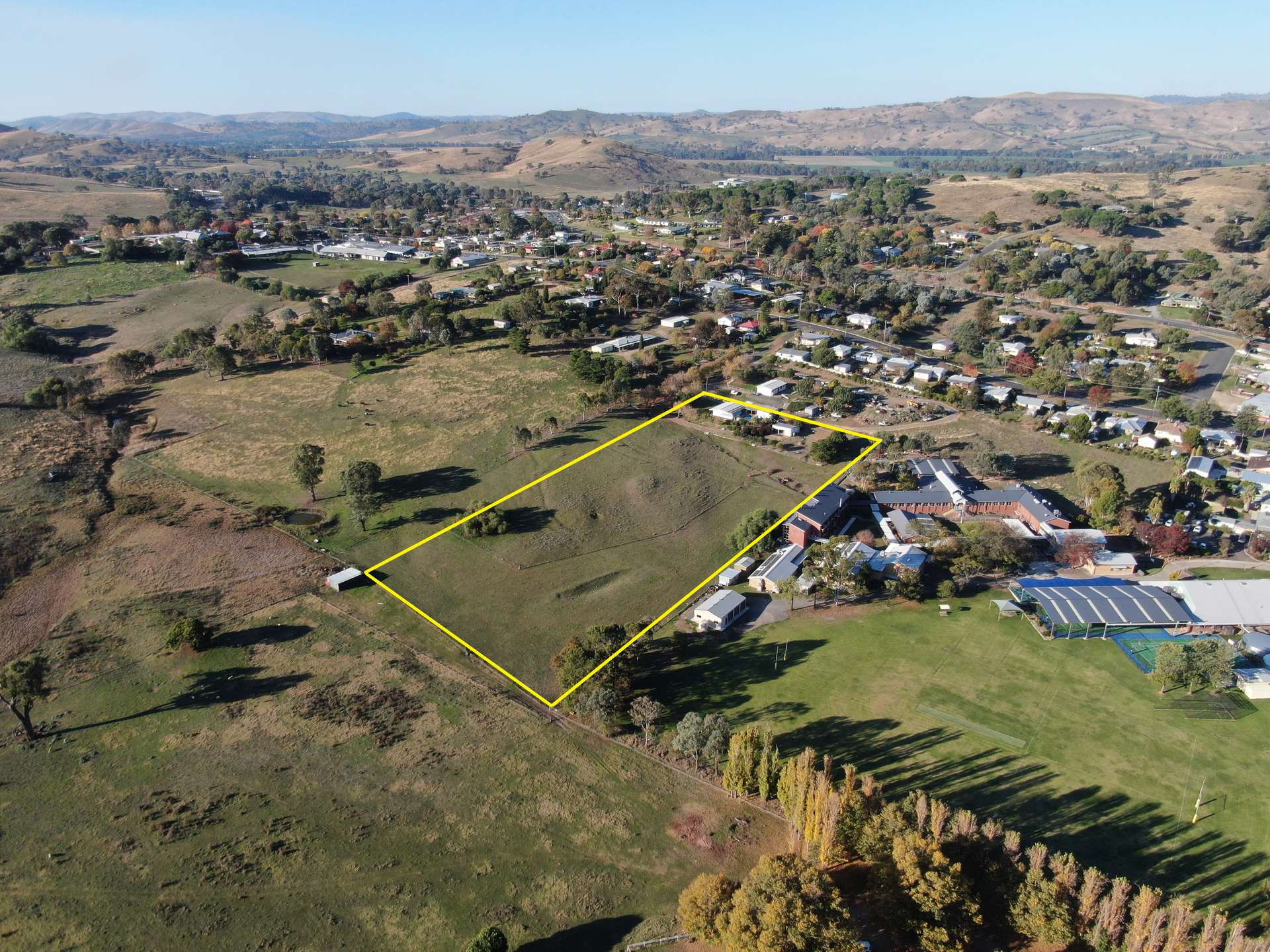 12 Nicholls Avenue, Gundagai For Sale by Farmbuy.com - image 19