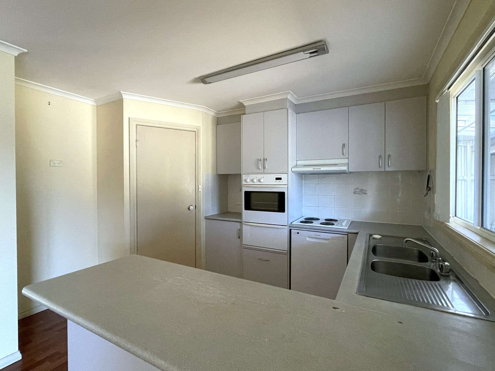 12 Nicholls Avenue, Gundagai For Sale by Farmbuy.com - image 2