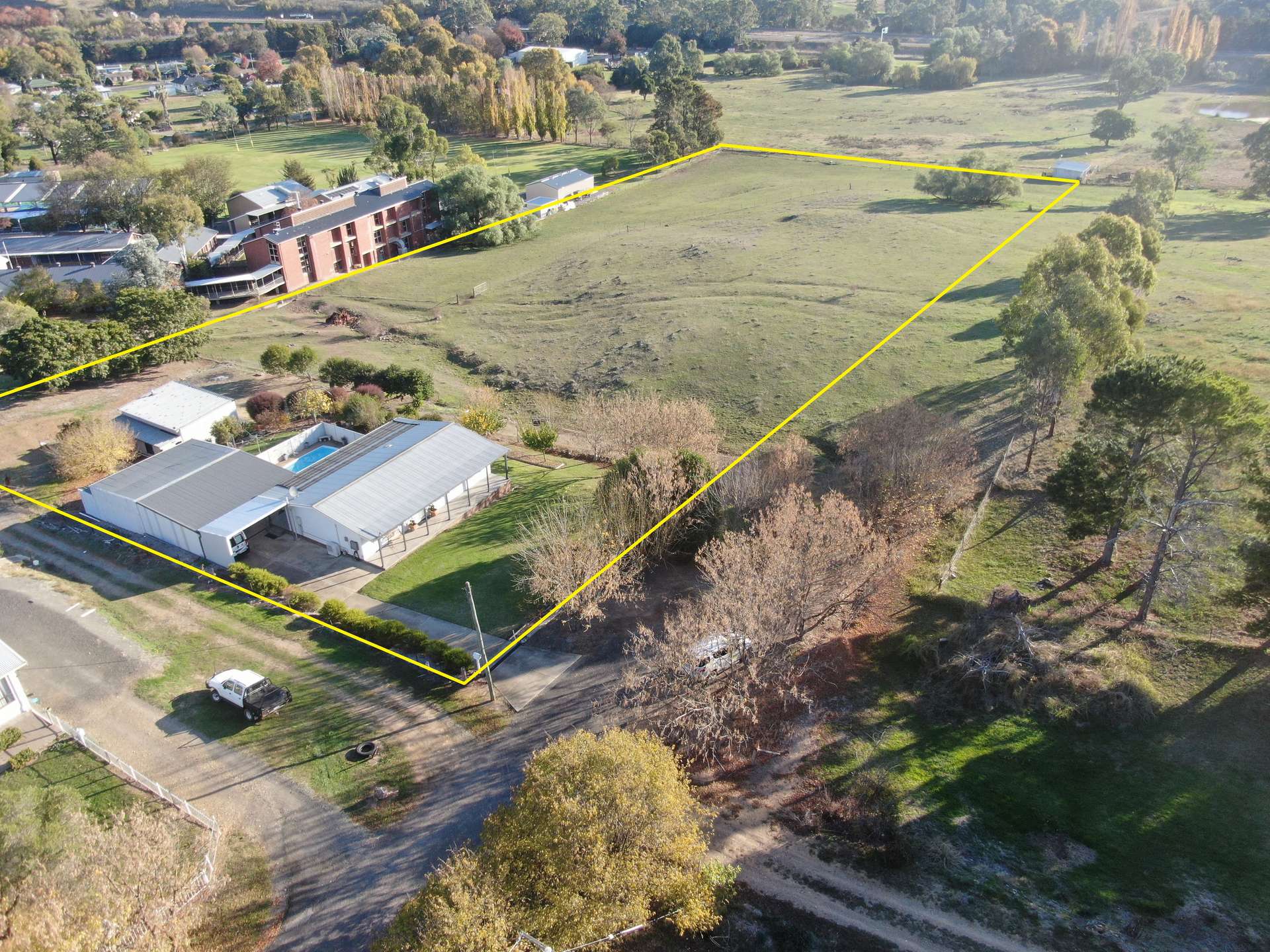 12 Nicholls Avenue, Gundagai For Sale by Farmbuy.com - image 20
