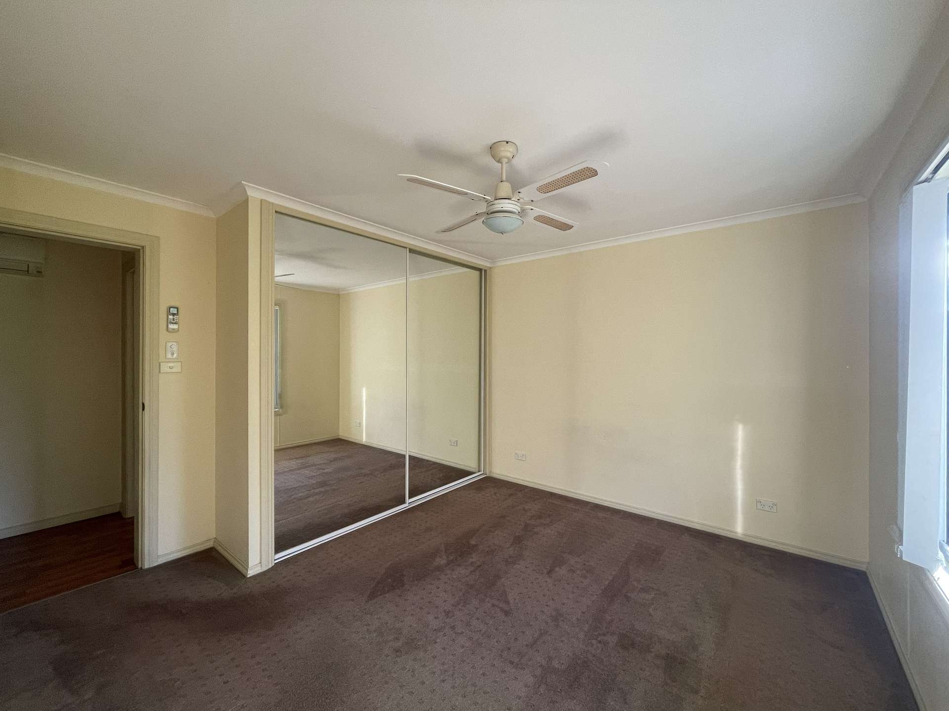 12 Nicholls Avenue, Gundagai For Sale by Farmbuy.com - image 7