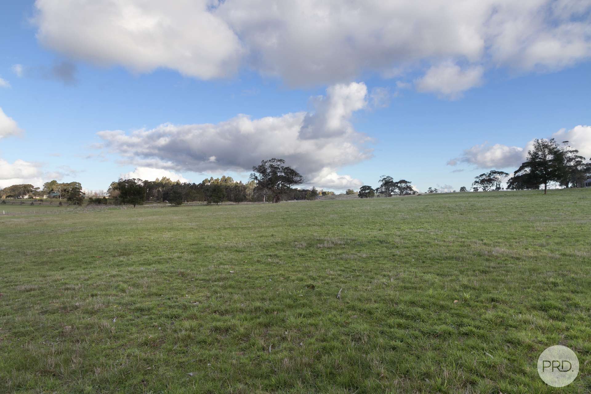 207 Spratlings Road, Ross Creek For Sale by Farmbuy.com - image 2