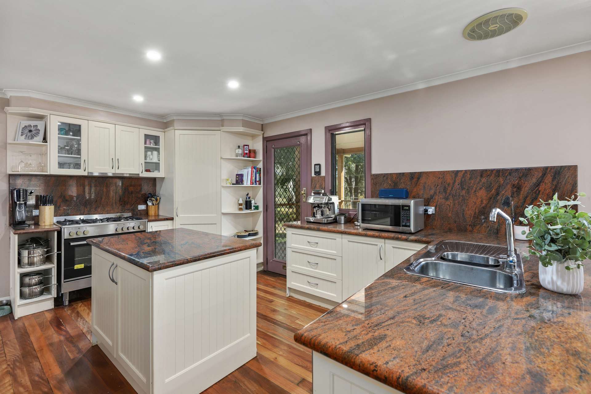 "The Oaks" 4 Magnesite Rd, Tamworth For Sale by Farmbuy.com - image 12
