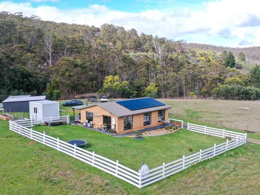 Farm For Sale - TAS - Fentonbury - 7140 - Rural Lifestyle Retreat on Almost 6 Acres 