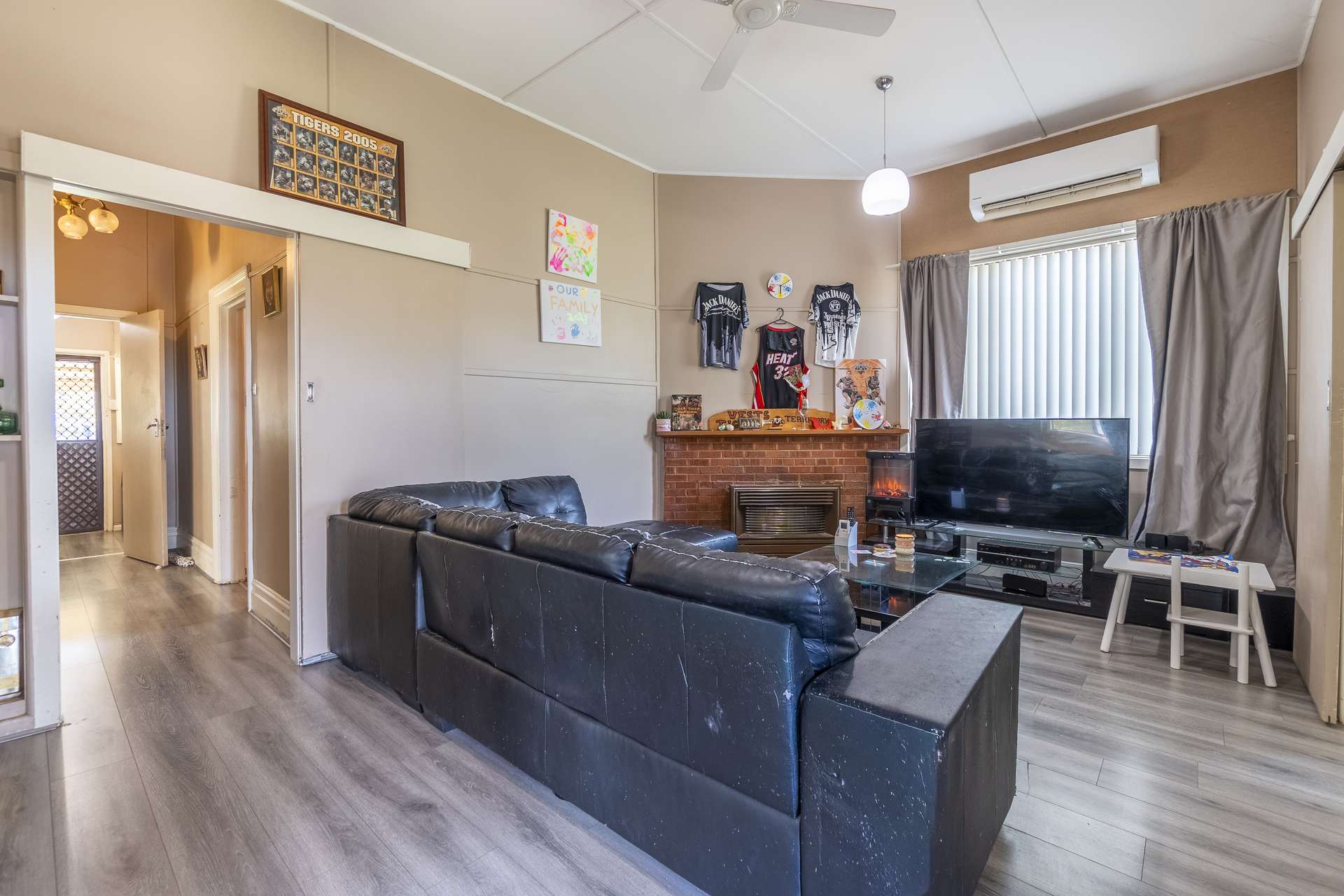 39 Iverach Street, Coolamon For Sale by Farmbuy.com - image 4