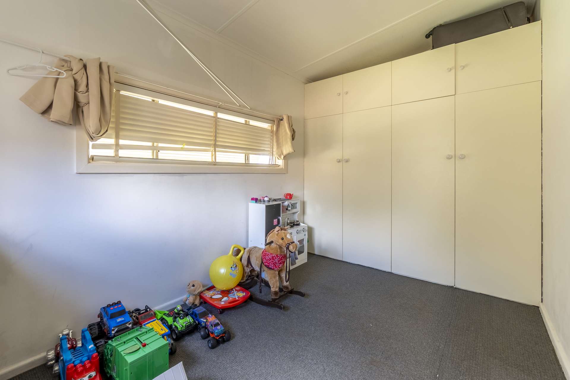 39 Iverach Street, Coolamon For Sale by Farmbuy.com - image 11
