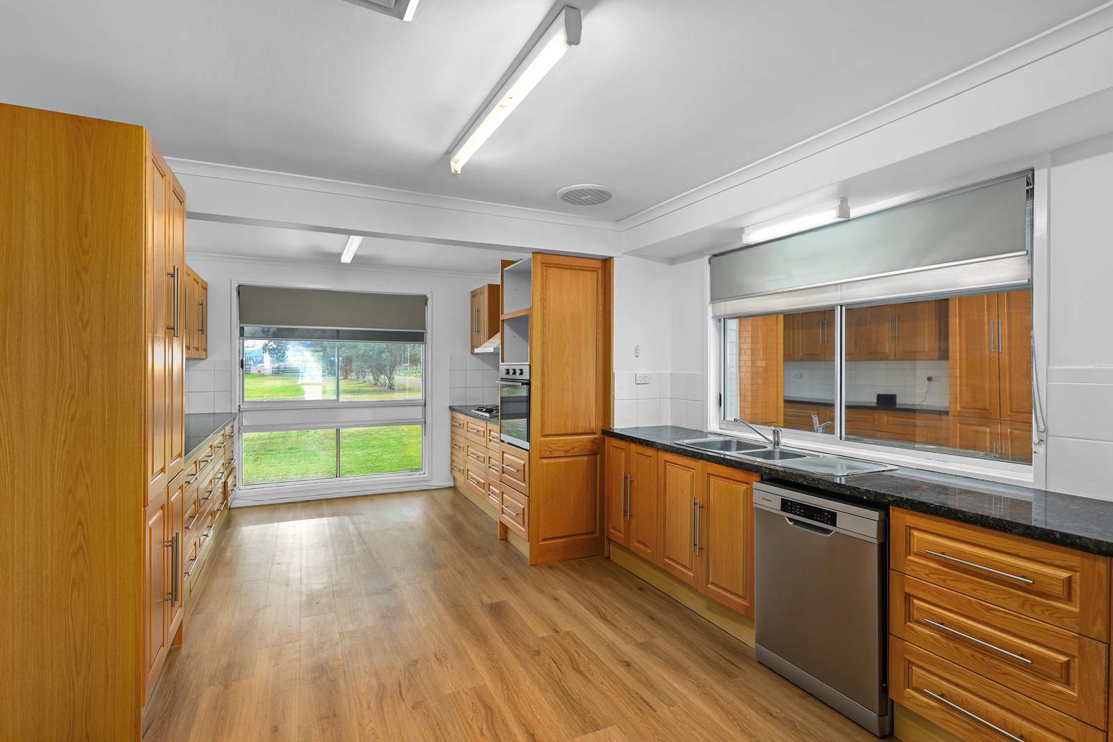 1370 New England Highway, Aberdeen For Sale by Farmbuy.com - image 3