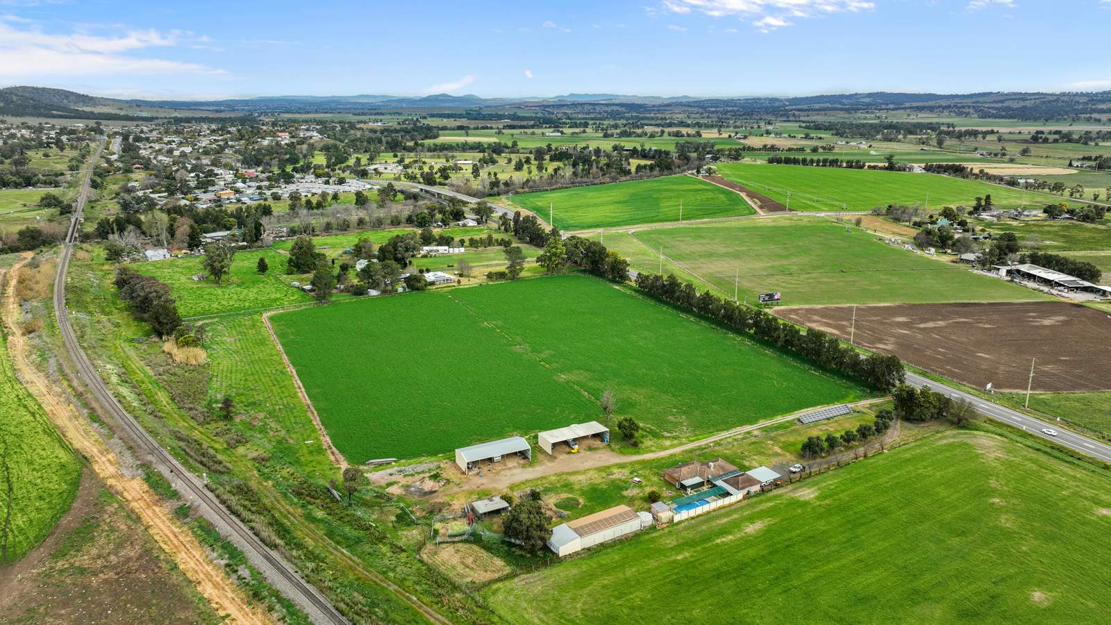 1370 New England Highway, Aberdeen For Sale by Farmbuy.com - image 13