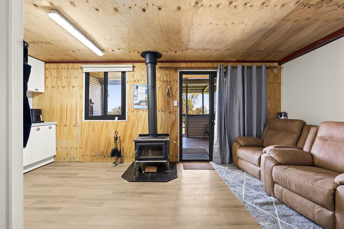 1953 Rabbit Fence Road, Dalveen For Sale by Farmbuy.com - image 8