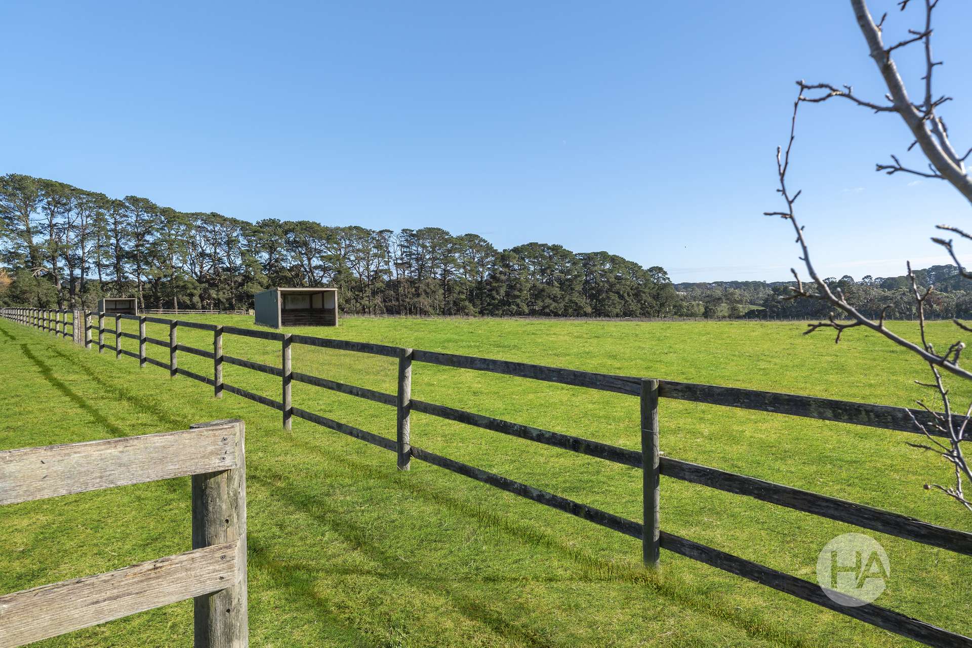 8 Wonderland Avenue, Tuerong For Sale by Farmbuy.com - image 2