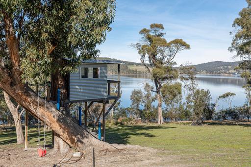 50 Wisbys Road, North Bruny TAS 7150