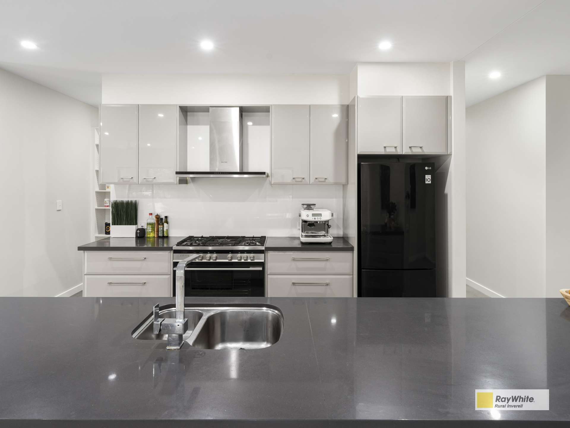 11 Wolbah Close, Inverell For Sale by Farmbuy.com - image 8