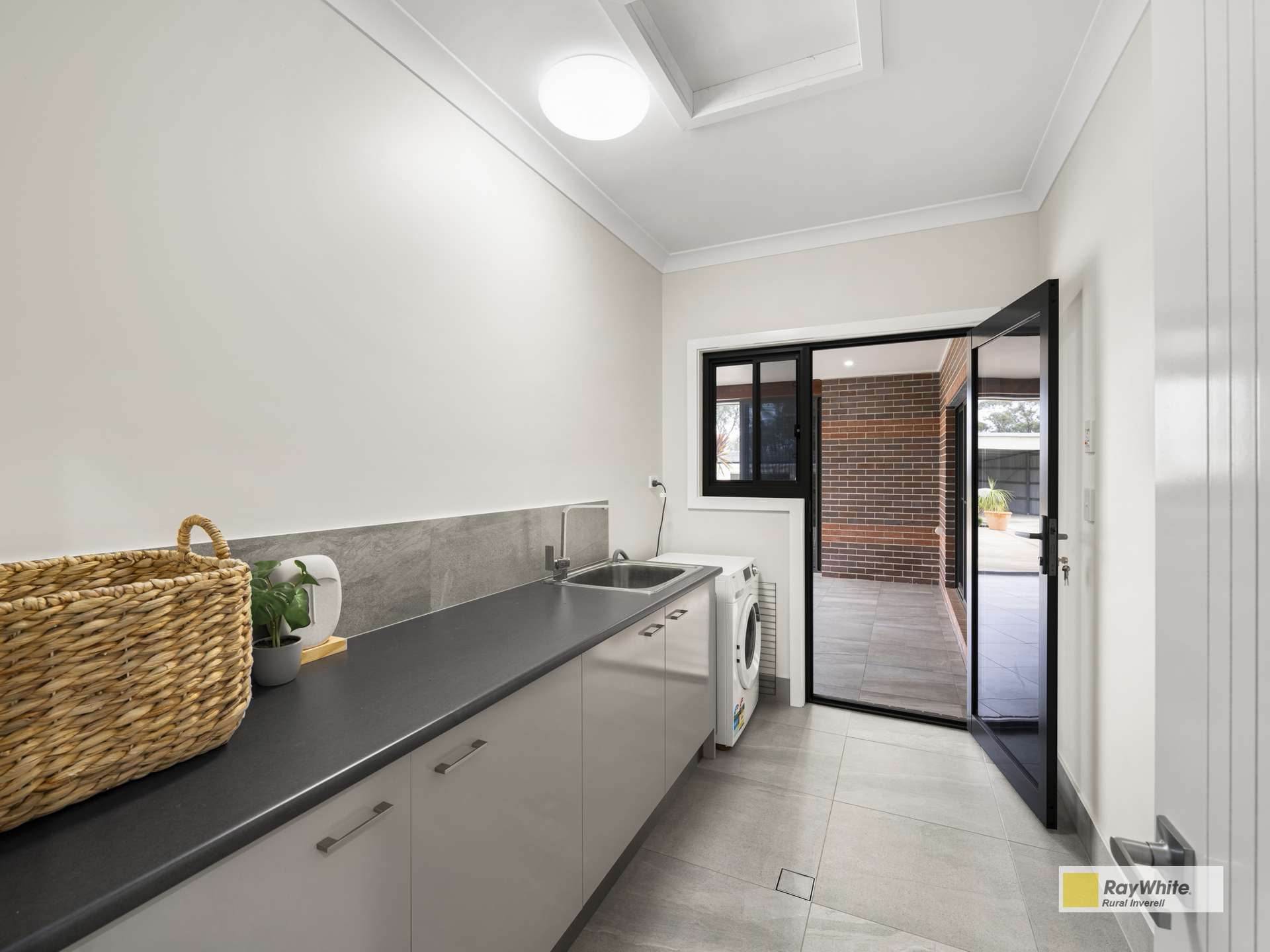 11 Wolbah Close, Inverell For Sale by Farmbuy.com - image 19