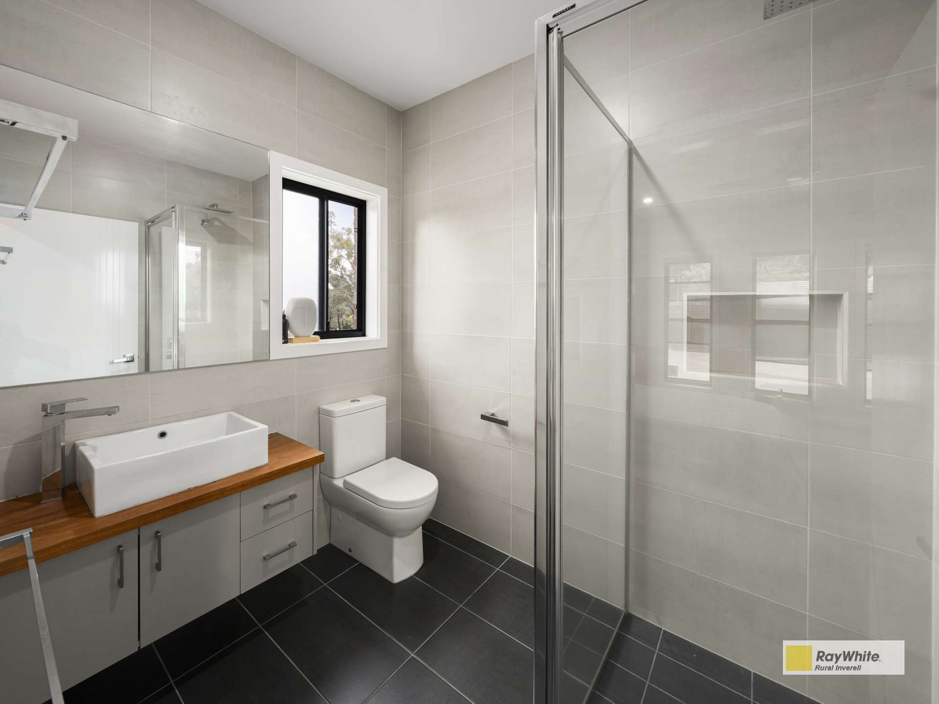 11 Wolbah Close, Inverell For Sale by Farmbuy.com - image 10