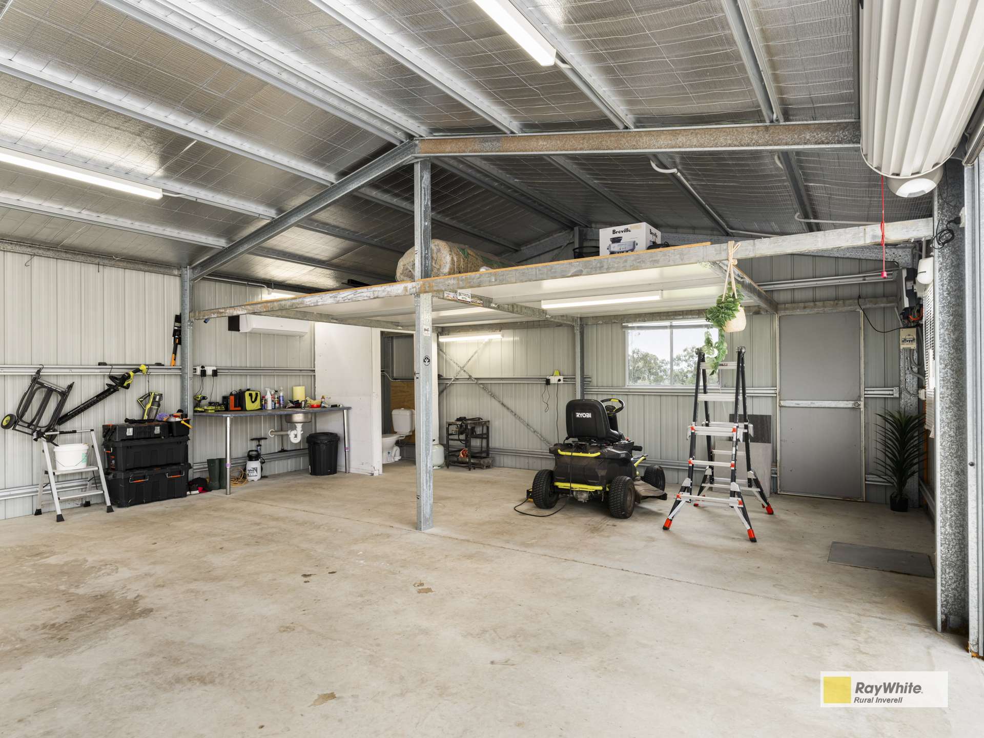 11 Wolbah Close, Inverell For Sale by Farmbuy.com - image 27