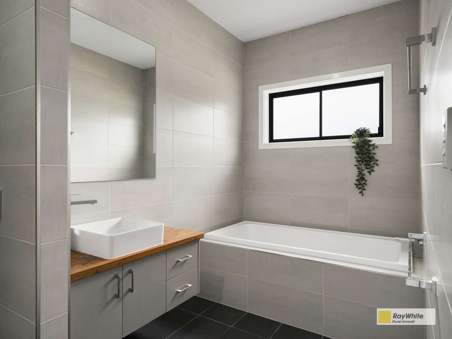 11 Wolbah Close, Inverell For Sale by Farmbuy.com - image 17